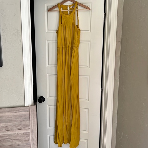 Mustard yellow Maxi Dress - Picture 1 of 3